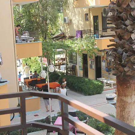 Ξενοδοχείο με διαμερίσματα Bonjorno *
